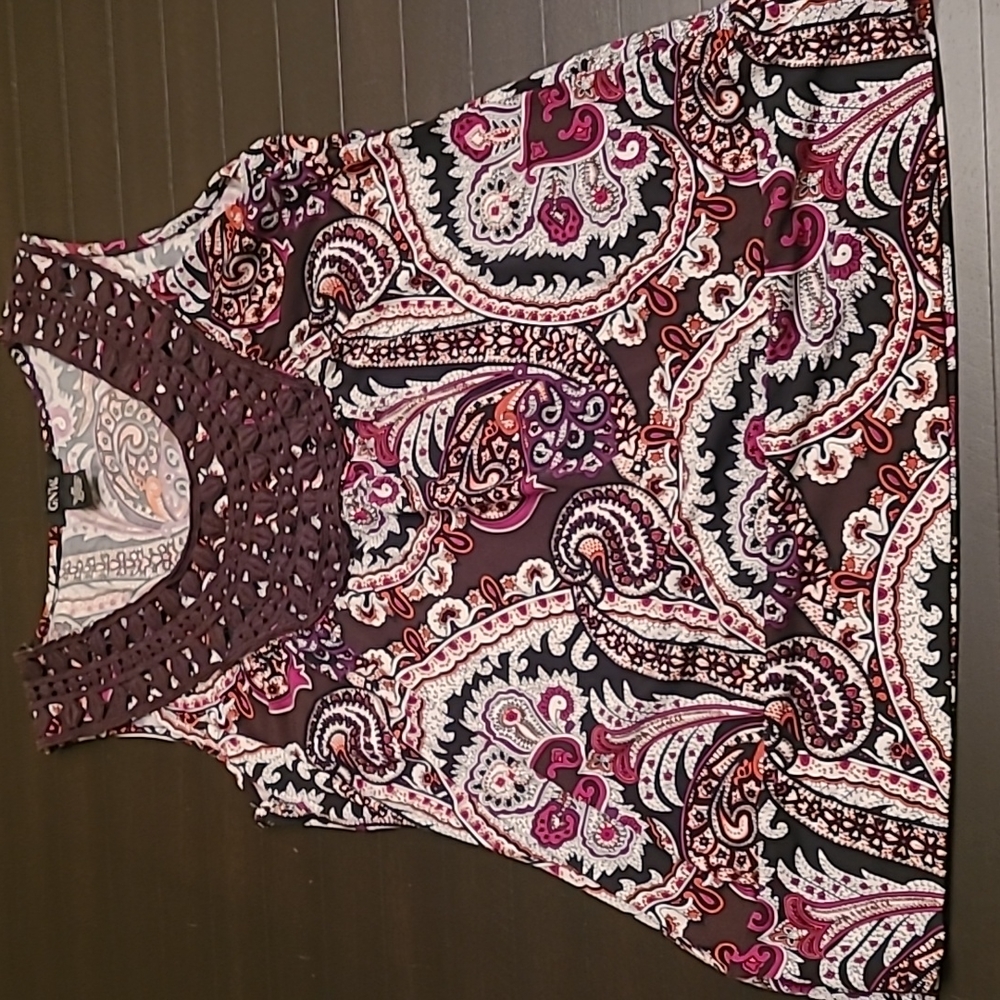 GNW Medium Paisley Floral Top
